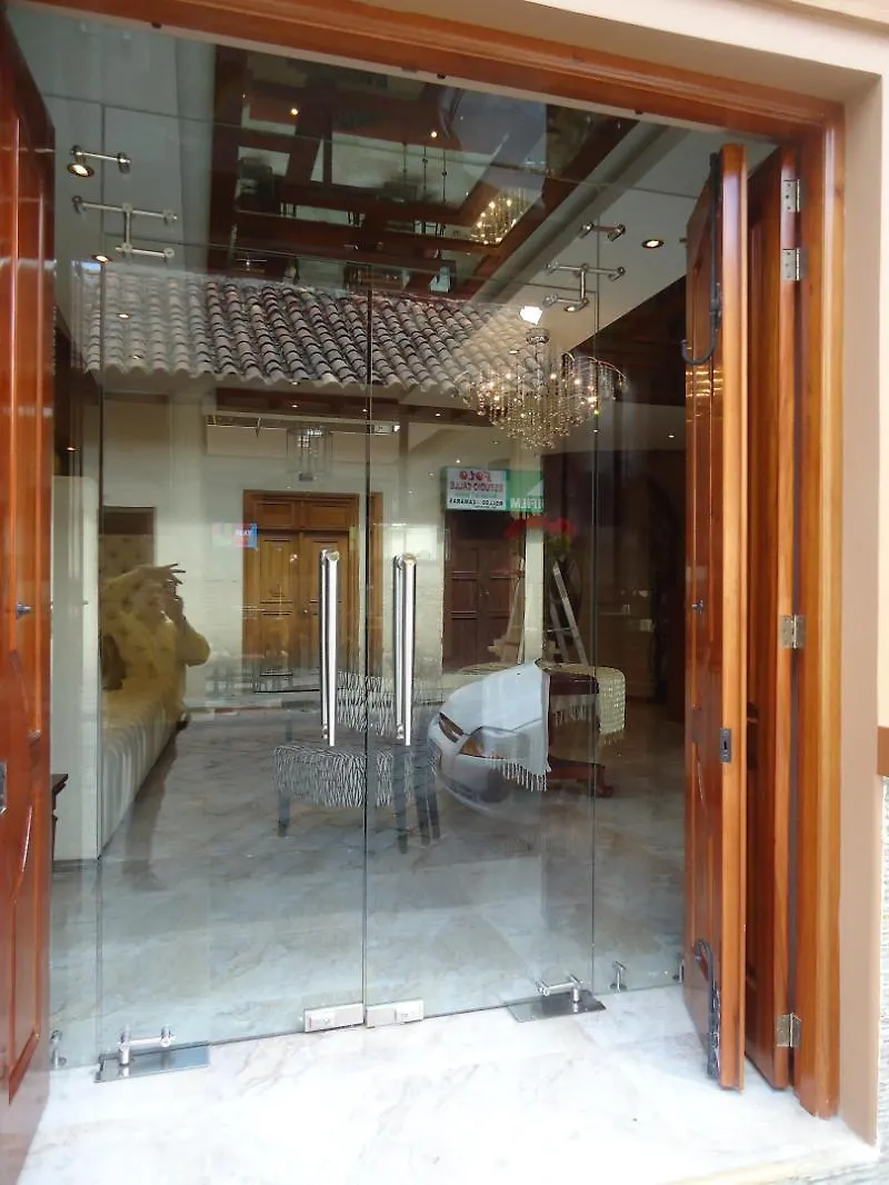 Alejandrina Hotel クエンカ