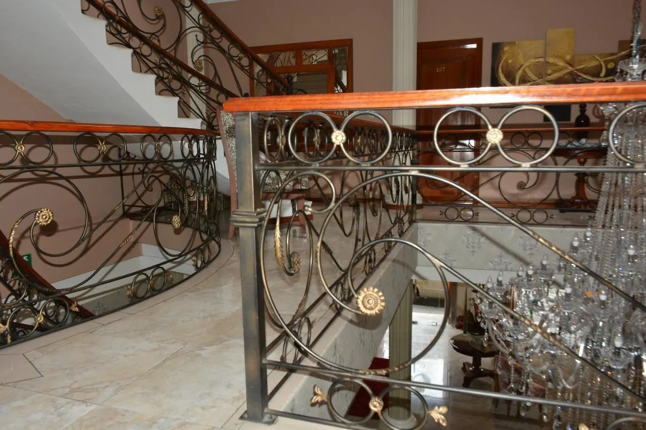 Alejandrina Hotel Cuenca 4*,