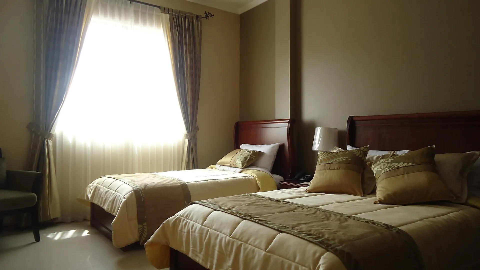 Alejandrina Hotel Cuenca Ecuador